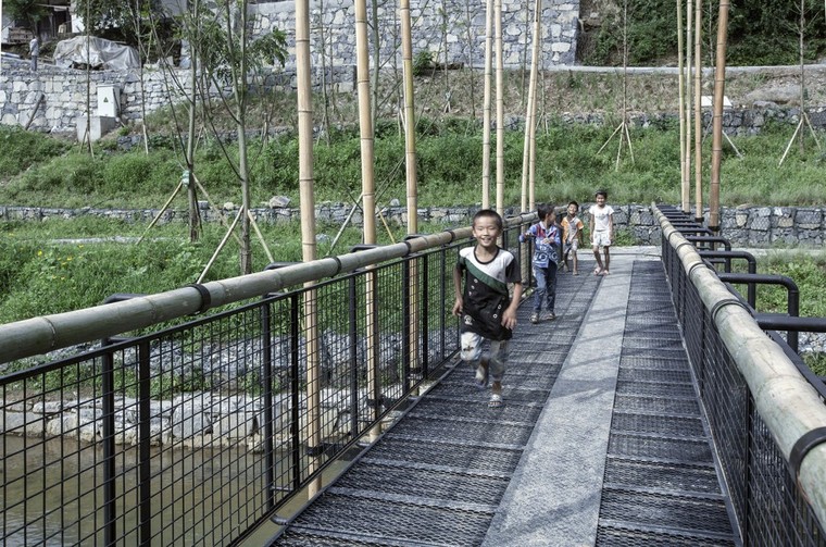 002-A lively link - the design of a bridge in Maoshi Town of Guizhou, China by Fu Yingbin