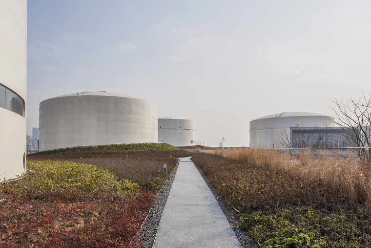 上海油罐艺术中心-007-teamlab-universe-of-water-particles-in-the-tank