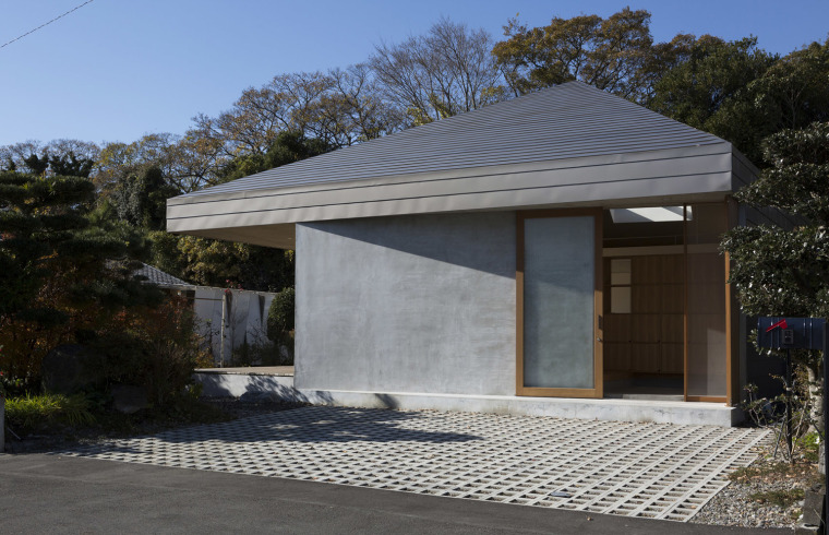 住宅平立剖面资料下载-日本伞状住宅