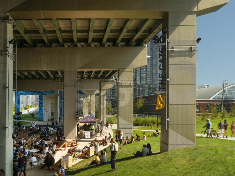 加拿大充满活力的复合公共空间-The_Bentway_04_NL