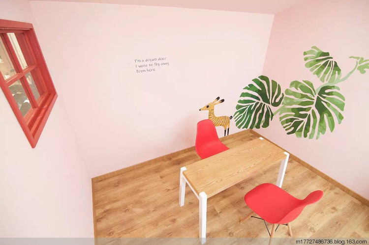 幼儿园室内环境装饰资料下载-幼儿园室内设计--墙面彩绘的设置