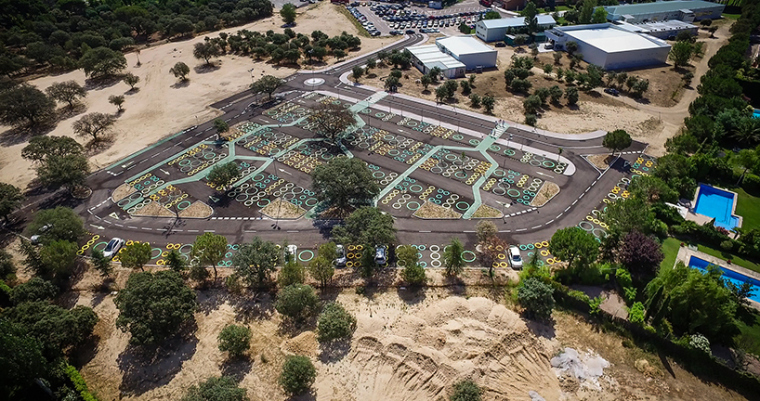 西班牙francisco大学停车场改造-roble-del-angel-car-parking-lot-francisco-de-vitoria-university-madrid-ignacio-borrego-felipe-samaran-designboom-07.jpg