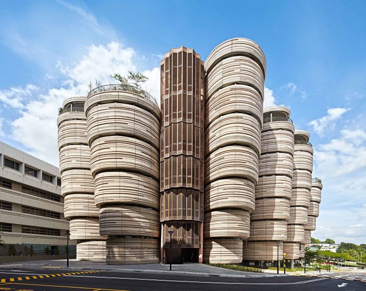 创意建筑物照片资料下载-酷似蜂巢的建筑物——南洋理工大学实验楼