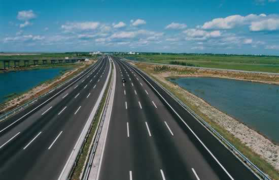公路施工PPT课件资料下载-高速公路施工安全培训课件（PPT，56页）