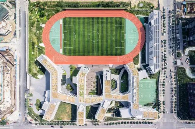 中学塑胶跑道资料下载-中国最美的8所中学