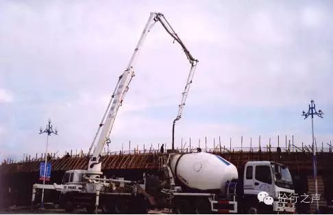 混凝土地泵结构资料下载-见招拆招，这样就能快速解决泵送混凝土堵管问题