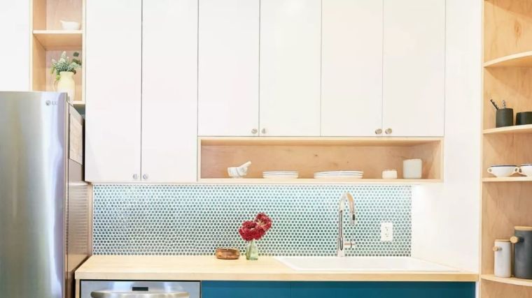 SU四人桌模型资料下载-看腻了黑白灰的厨房，亮色设计给家增色！