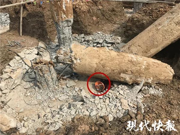 工地工人破桩遭意外被砸身亡，混凝土桩竟是“黄土芯”_1