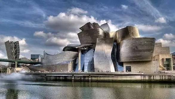 芝加哥艺术公园资料下载-设计界的毕加索—弗兰克·盖里！一位被受争议的建筑大神！