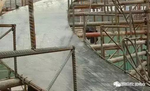 旋转楼梯木工支模方法_10