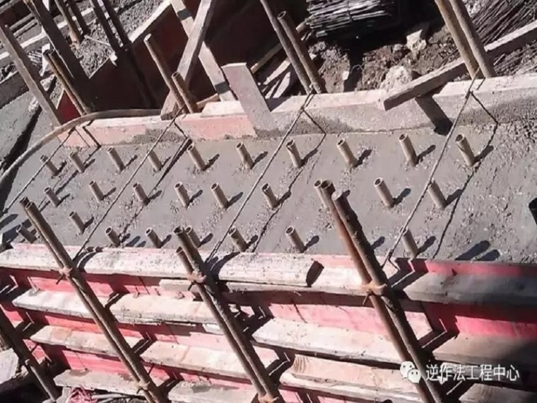 道路拆除工艺资料下载-基坑混凝土支撑静态爆破拆除施工工艺