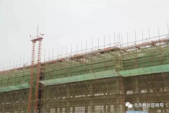 建筑施工现场安全隐患图片_4