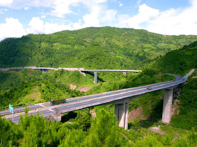 串联多地区优质旅游景区高速公路工程工可报告343页（2017年编制）-以桥代高路堤