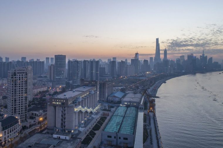 不锈钢扶梯施工方案资料下载-上海——民生码头八万吨筒仓改造