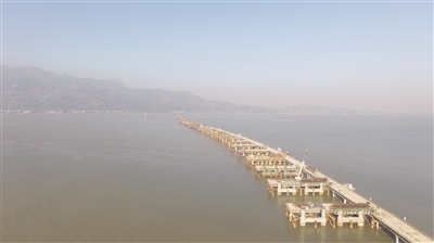 2018造价桥资料下载-漳江湾特大桥工程进展顺利，工程造价6亿元