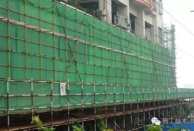 起重指挥手势培训资料下载-安全生产月必备——建筑施工安全119问（纯干货，务必收藏）！