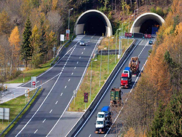 公路隧道环向资料下载-公路隧道施工，防排水很重要！