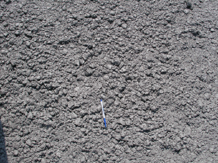 水稳基层振动成型法资料下载-水泥稳定碎石振动成型试验方法研究与施工技术