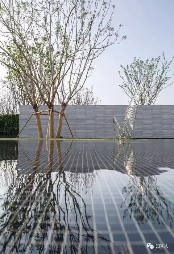 带灯的景墙资料下载-倒影里的意境 · 诗情画意