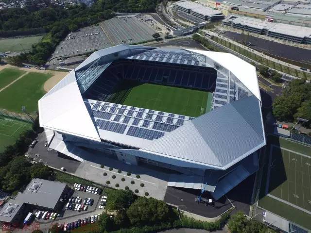 足球场看台cad资料下载-从大阪钢巴足球场建造施工，看装配式建筑的巨大优势