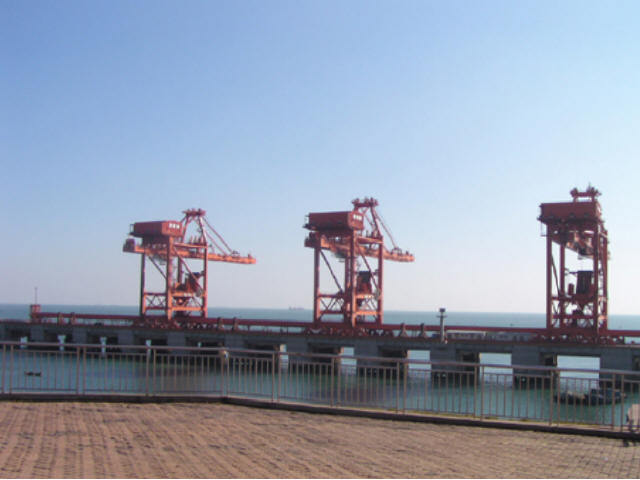 港工码头施工资料下载-港工码头工程设计与施工培训讲义1160页PPT（重力式码头、桩式码头、防波堤）