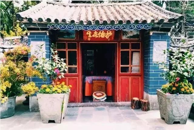 园林佛文化景观设计资料下载-中国最美的尼姑庵，不烧香只种花，韩红也慕名而来……
