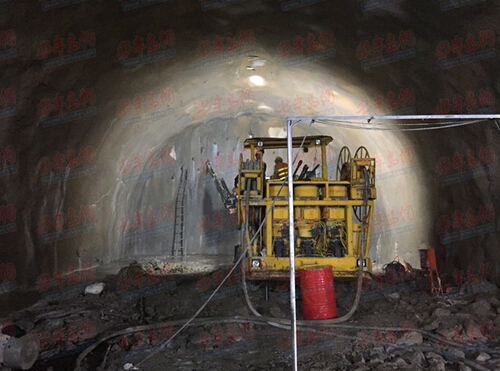 隧道用电设备资料下载-隧道施工常用机械设备有哪些？