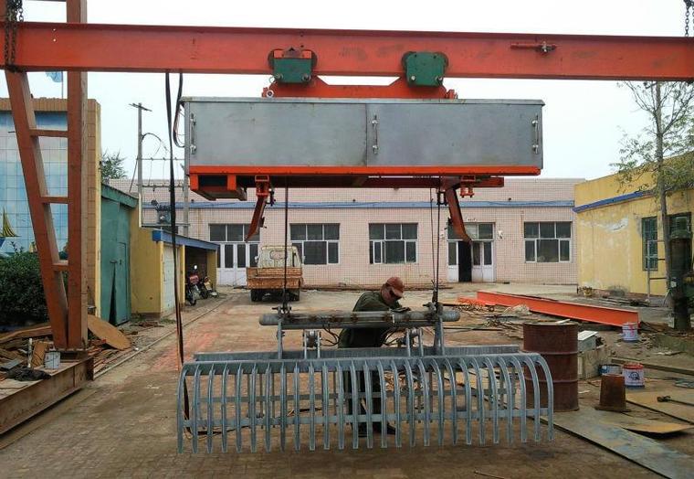 格栅门施工图资料下载-ZDQ抓斗格栅  门式抓斗  抓斗清污机