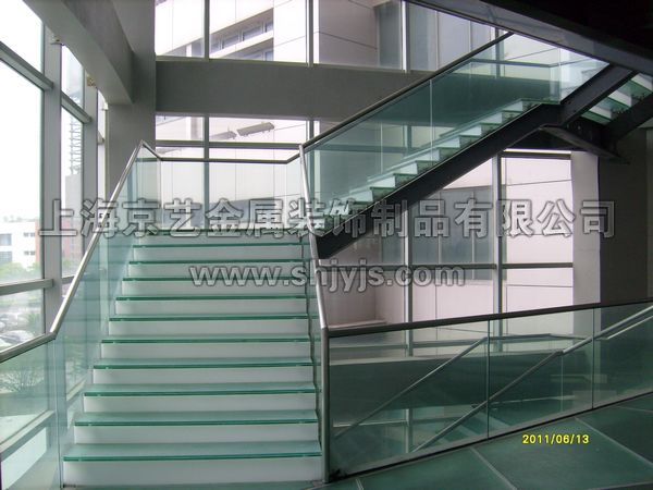 钢结构优质结构资料下载-京艺优质钢结构楼梯被桂平路设计院