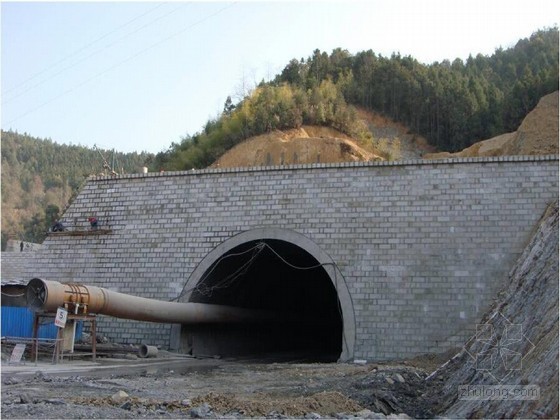 隧道工程质量施工资料下载-隧道工程施工质量和安全管理检查重点42页