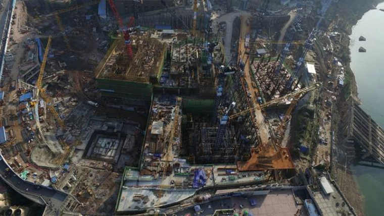 中国建设难度最大建筑重庆来福士广场突破150米，预计明年底封顶-2016 02 现场航拍图