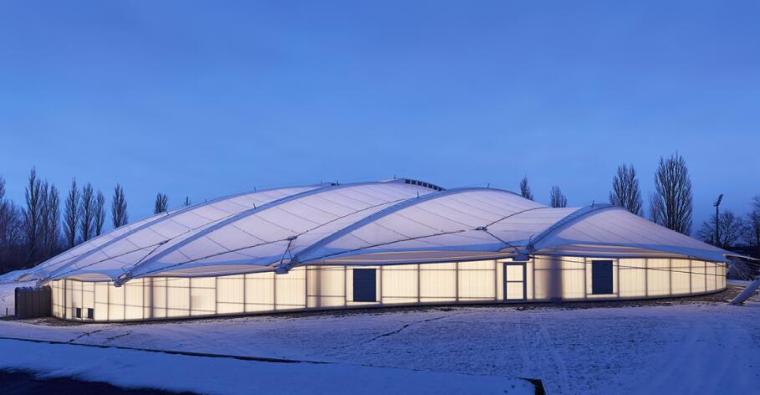 屋顶网球架结构资料下载-屋顶膜结构--丹麦欧登塞Thorvald Ellegaardt体育馆