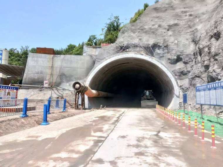 公路项目安全人员职责资料下载-高速公路建设项目隧道施工安全监理细则（word，38页）