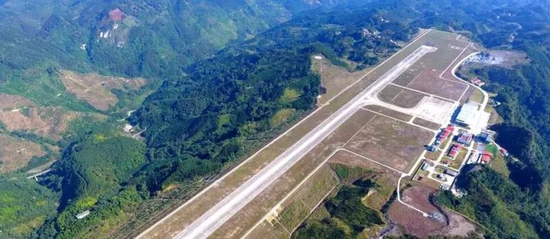 建设方在高填方试验的基础上,组织了多次不同形式,不同层次的技术方案