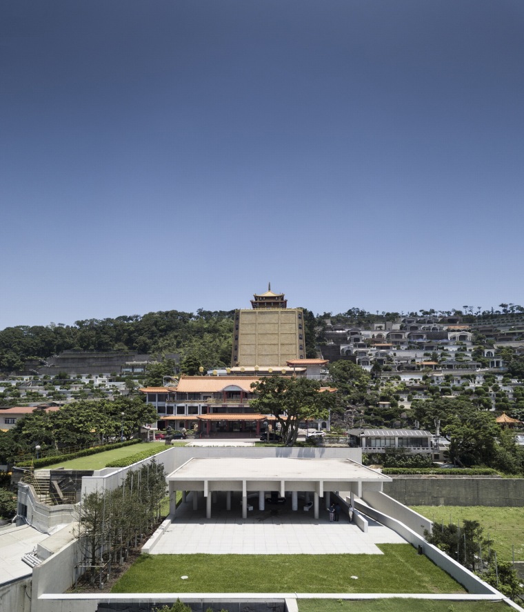 台湾市文化中心资料下载-台湾金宝山安乐园陵墓建筑 / 阿尔瓦罗·西扎 + Carlos Castanheir