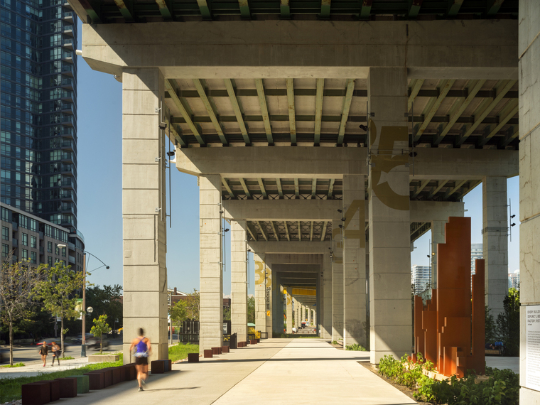 加拿大充满活力的复合公共空间-The_Bentway_13_NL