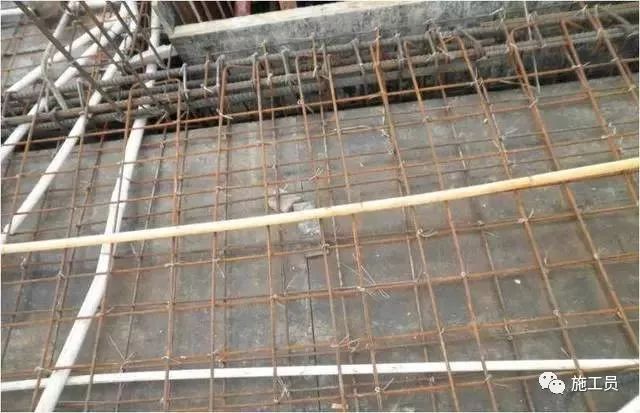 常见钢筋问题资料下载-钢筋模板混凝土施工常见质量问题