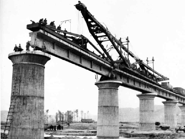 桥梁上部结构顶推施工资料下载-桥涵施工技术上部结构施工方法概述