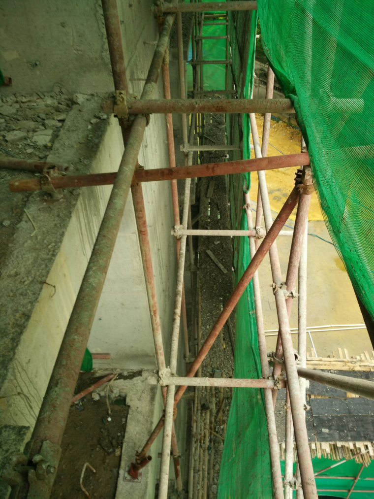 楼梯滑动支座工法资料下载-工具式水平一字型斜杆支座卸荷三角桁架施工工法