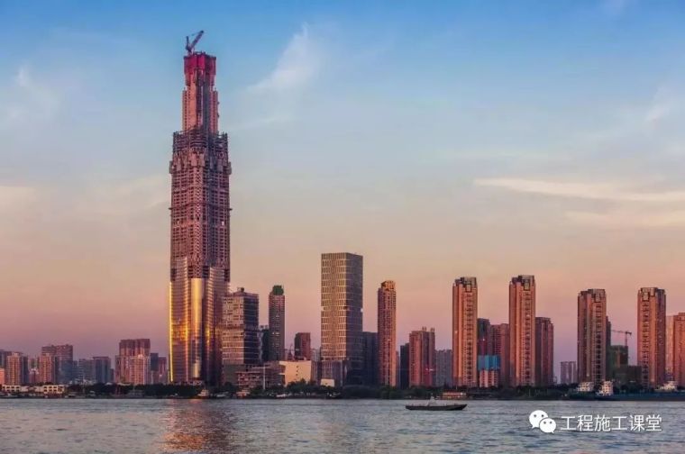 300米写字楼平面资料下载-636米！耗资300亿！中国第一高楼将被刷新！