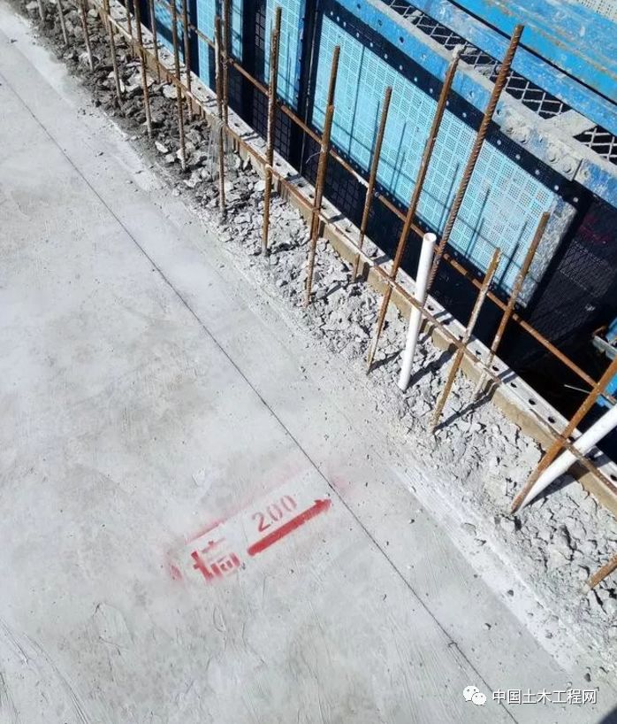 二级线为墙200控制线,三级线为砌筑210线,窗框定位线,窗框标高控制线