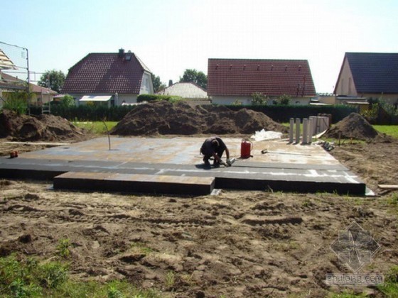 筏板基础开挖技术交底资料下载-钢筋混凝土筏板基础工程施工技术交底