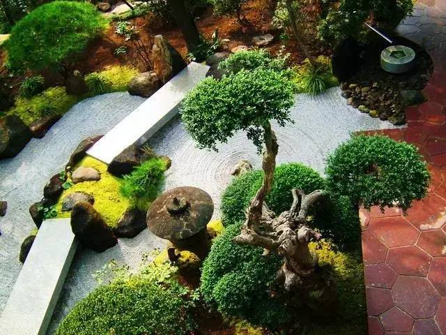 日式庭院景观设计方案资料下载-别墅花园景观设计