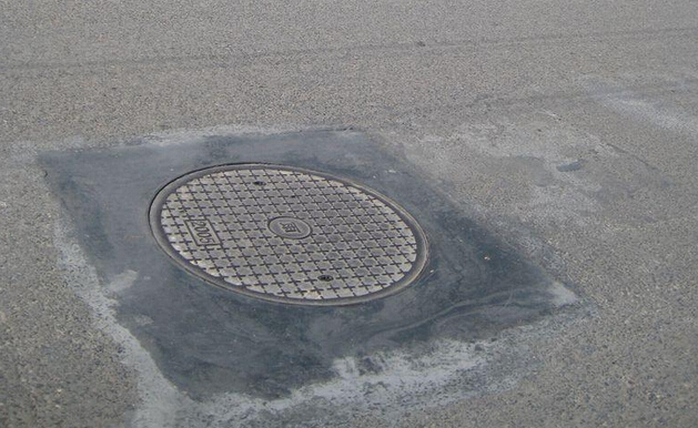 混凝土雨水井井盖资料下载-市政检查井周边路面破损、沉陷、井盖位移、坠落防治的技术措施