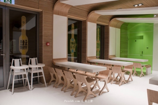 快餐厅设计su资料下载-小面积大容量 波兰时尚快餐厅设计