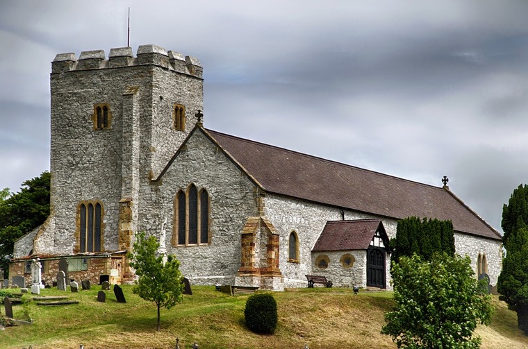 关于建筑工程造价控制与管理的分析讲解-old-church-341802_960_720