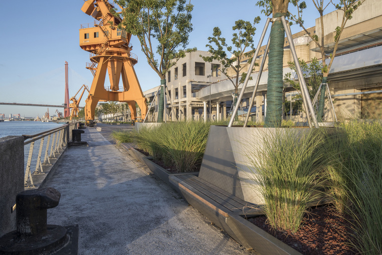 上海民生码头景观-043-huangpu-river-east-bund-riverfront-open-space-design-china-by-atelier-liu-yuyang-architects