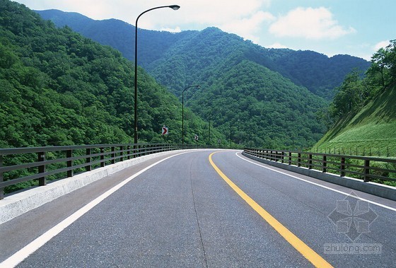 山东市政预算学习资料下载-[山东]道路及管网工程预算书及招标文件（附图纸）