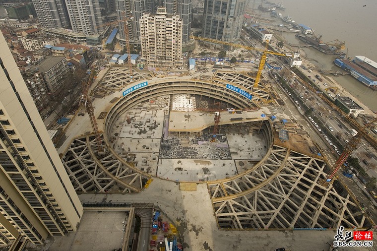 牙买加航运中心建设总资料下载-武汉长江航运中心地基基础及深基坑工程征集，照片、技术…