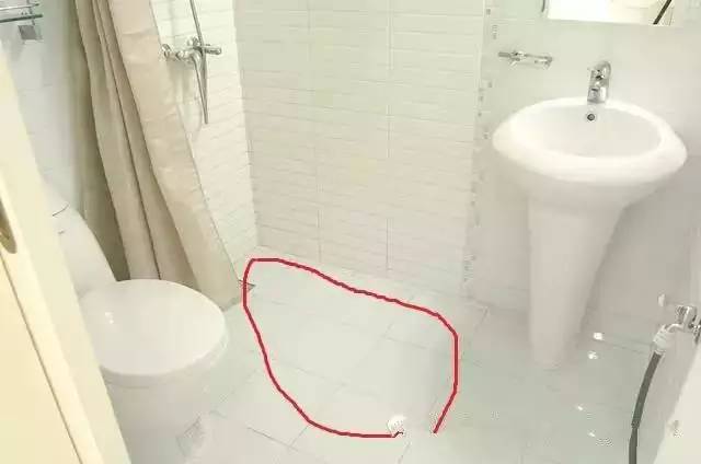 淋浴房挡水详图资料下载-[干货]最全卫生间装修失误合集，你家中招了没？